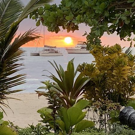 Family Comfort In Jamaica - Enjoy 7 Miles Of White Sand Beach! Villa Negril Exterior photo