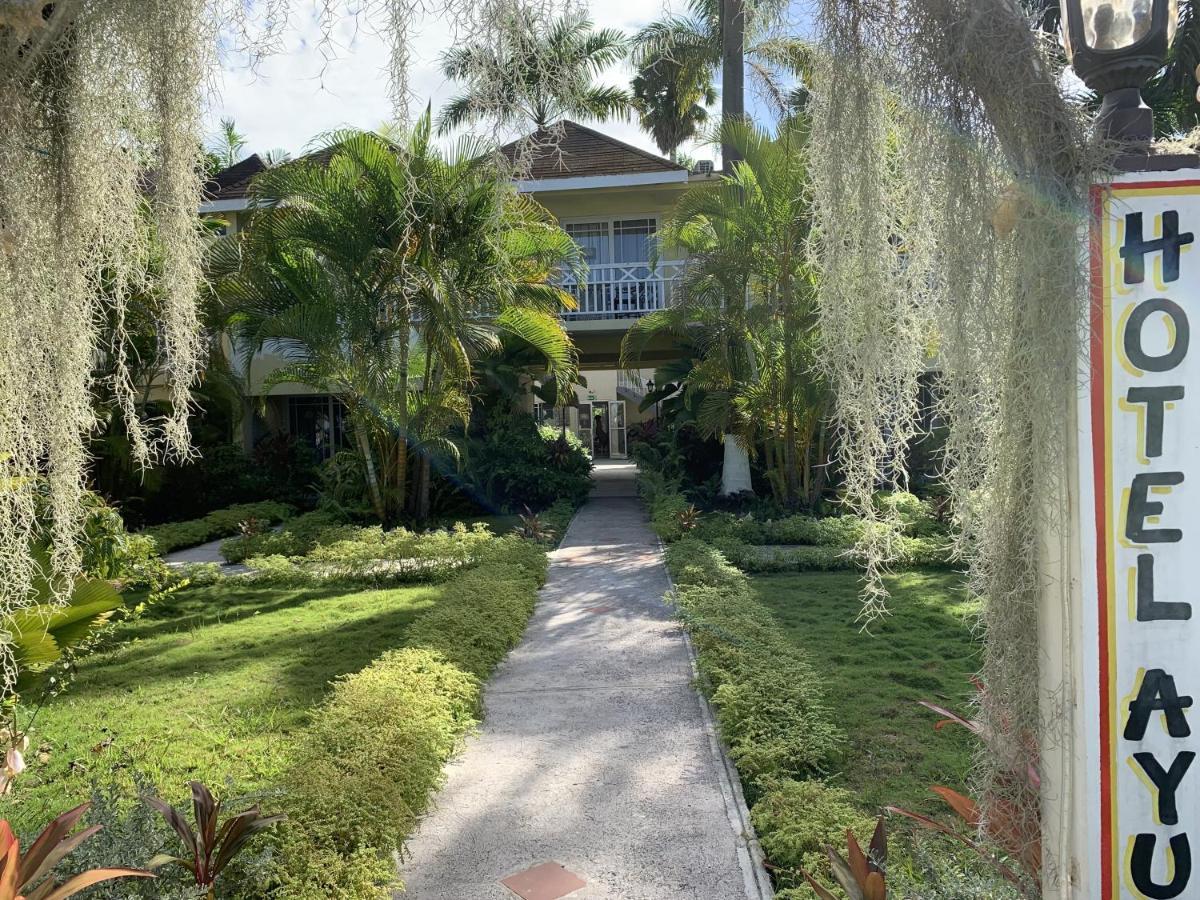 Family Comfort In Jamaica - Enjoy 7 Miles Of White Sand Beach! Villa Negril Exterior photo